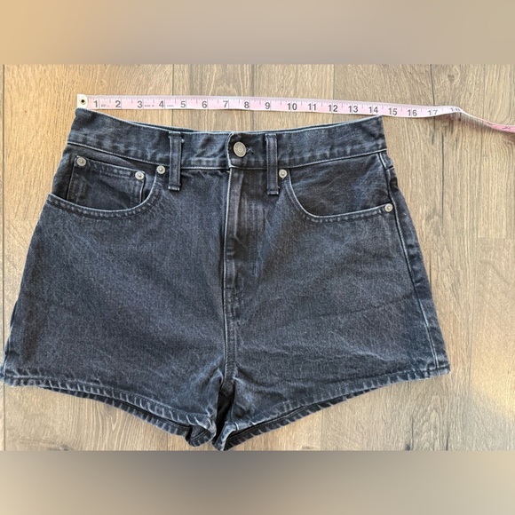 Madewell The Mom Jean Short Short Black/Gray Wash Size 26 - Picture 3 of 11